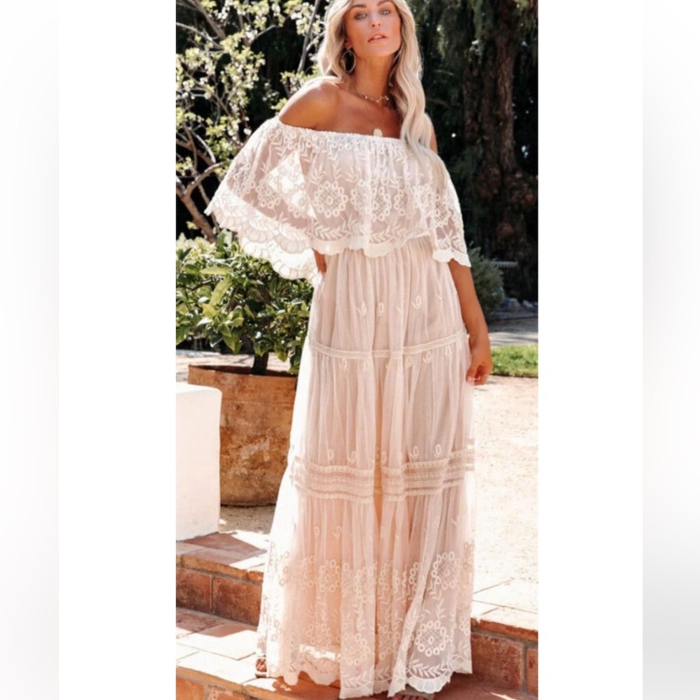Vici Off-Shoulder Lace Maxi Dress